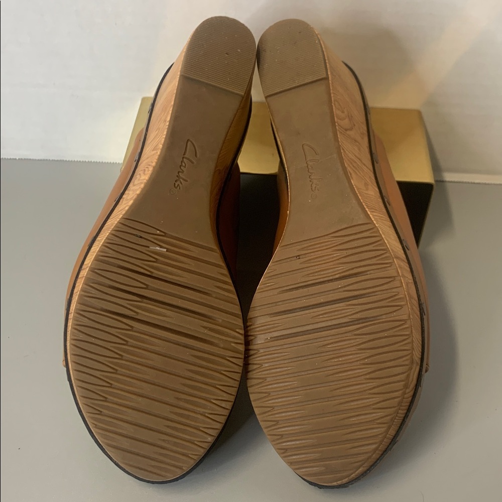 Clarks Brown Leather copper accents Wedge 3” Mules Size 9 - Picture 6 of 13